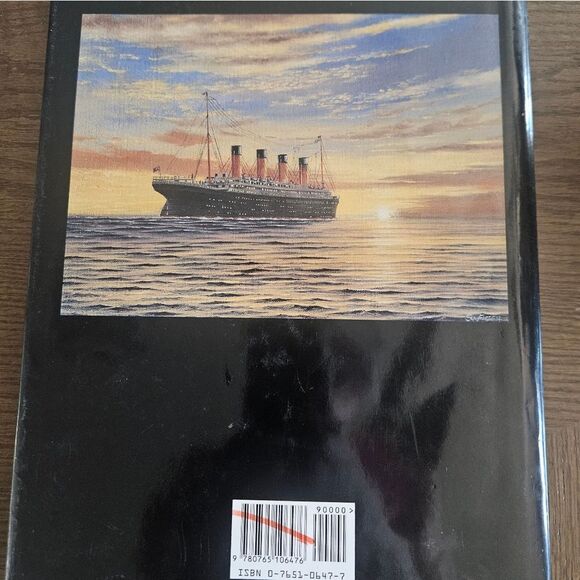 Titanic Book - Picture 4 of 6